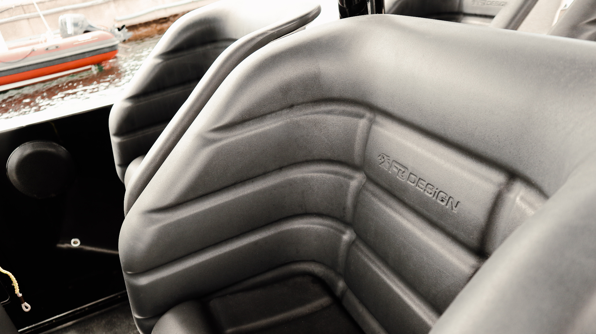 FB Design embossed shock-absorbing seat